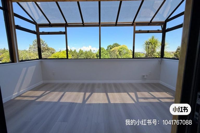 Photo of property in 115 Chelsea View Drive, Chatswood, Auckland, 0626