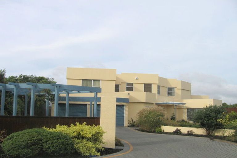 Photo of property in 3 Pensilva Close, Camborne, Porirua, 5026