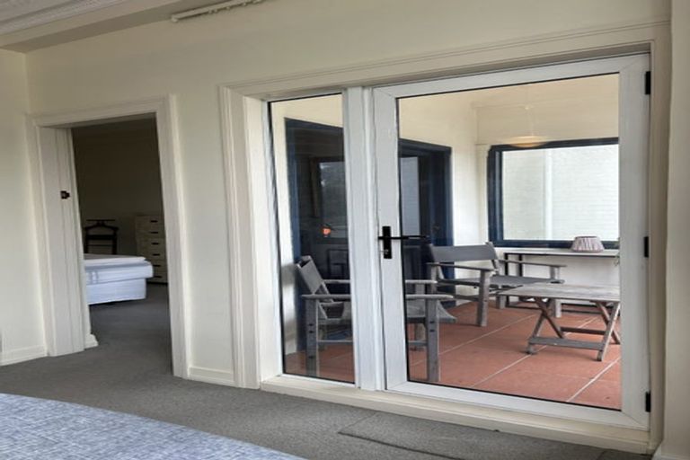 Photo of property in 1/154 Oriental Parade, Oriental Bay, Wellington, 6011