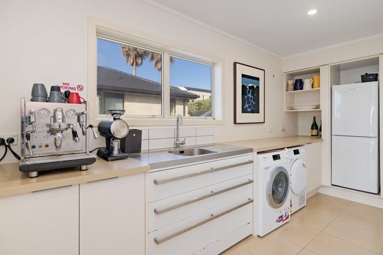 Photo of property in 3/201 Oceanbeach Road, Mount Maunganui, 3116
