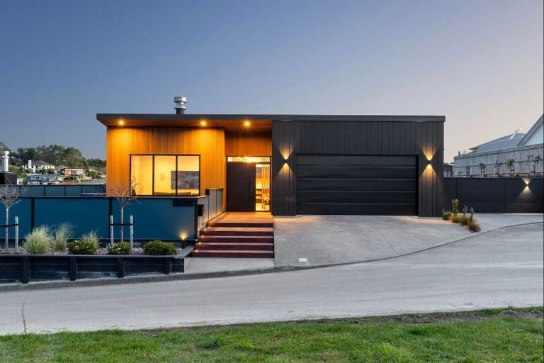 Photo of property in 7 Edenmore Terrace, Fitzherbert, Palmerston North, 4410