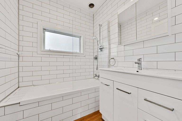 Photo of property in 17 Kearneys Road, Linwood, Christchurch, 8062