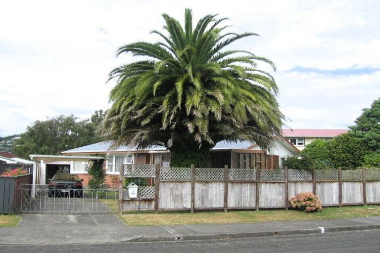 Photo of property in 2 Matuku Street, Heretaunga, Upper Hutt, 5018