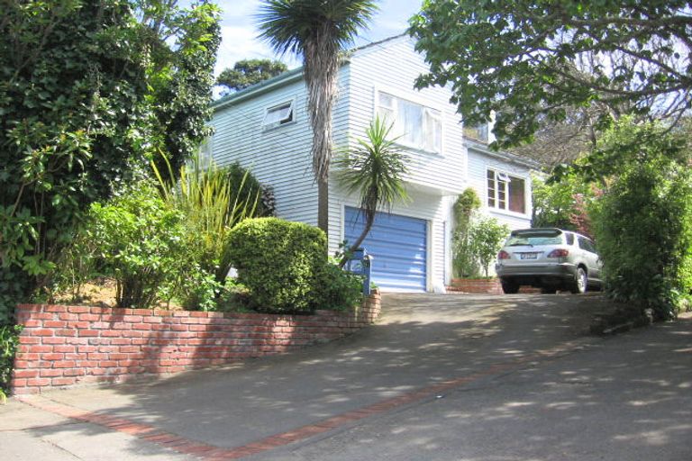 Photo of property in 33 Burma Road, Khandallah, Wellington, 6035