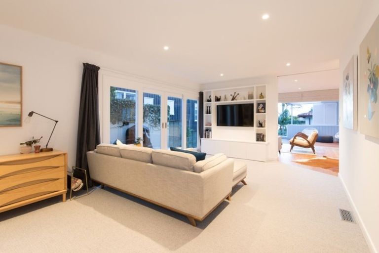 Photo of property in 68 St Michaels Avenue, Point Chevalier, Auckland, 1022