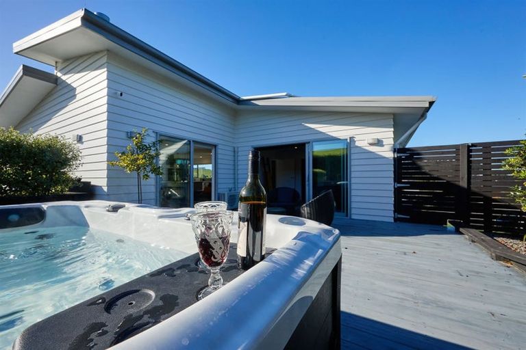 Photo of property in 16 Swyncombe Place, Kaikoura Flat, Kaikoura, 7371