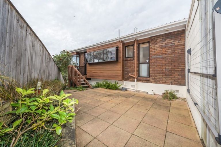 Photo of property in 1/51 Nigel Road, Browns Bay, Auckland, 0630