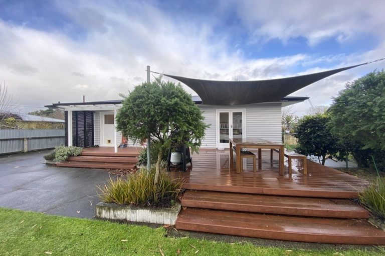 Photo of property in 3 Upham Street, Havelock North, 4130