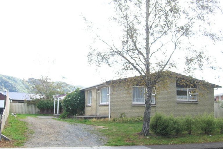 Photo of property in 2/107 Clouston Park Road, Clouston Park, Upper Hutt, 5018