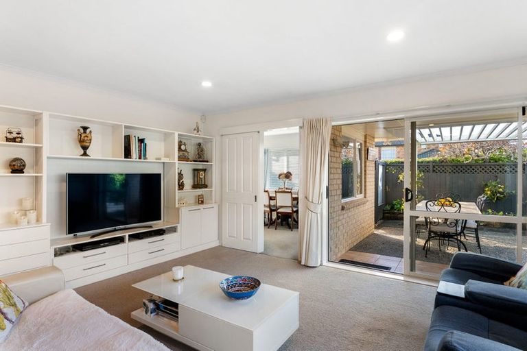 Photo of property in 1 Zara Court, Flat Bush, Auckland, 2016