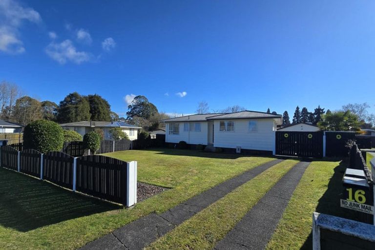Photo of property in 16 Lancaster Crescent, Tokoroa, 3420