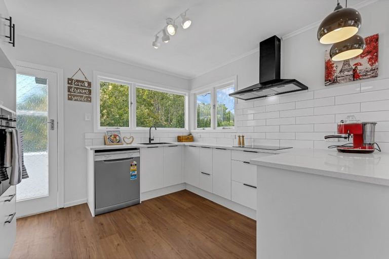 Photo of property in 10 Mildmay Road, Henderson, Auckland, 0610