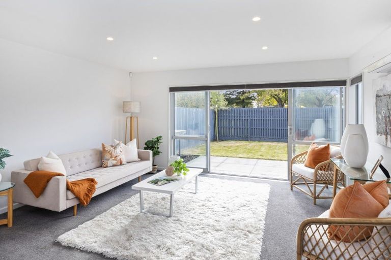 Photo of property in 22 Menin Gate Crescent, Broomfield, Christchurch, 8042