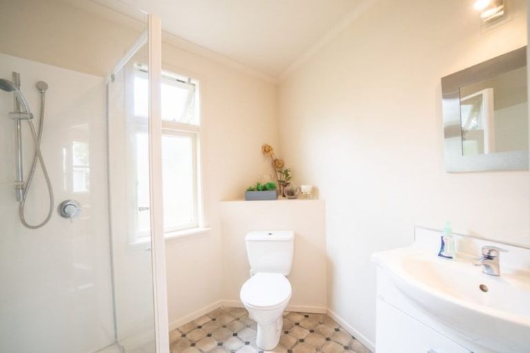 Photo of property in 14 Antrim Place, Hokowhitu, Palmerston North, 4410