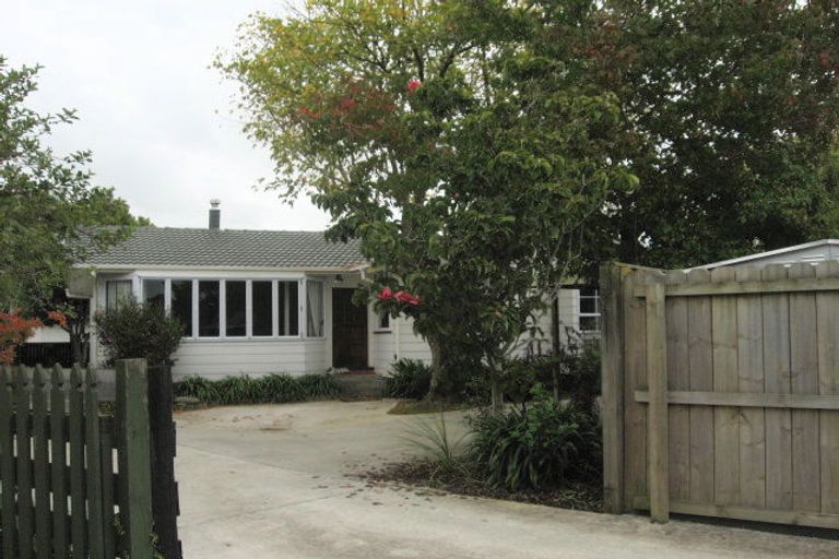 Photo of property in 8a Ellison Place, Pakuranga Heights, Auckland, 2010