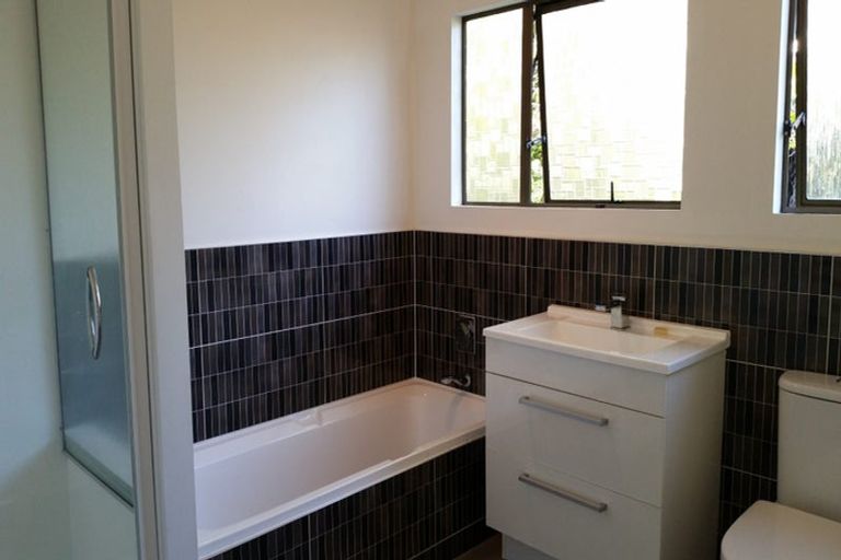 Photo of property in 10/15 Roseberry Avenue, Birkenhead, Auckland, 0626