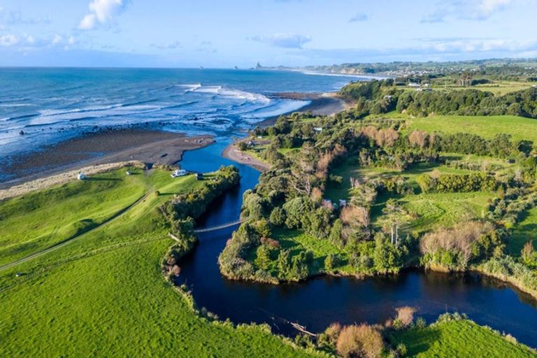 Photo of property in 255 Lwr Weld Road, Tataraimaka, New Plymouth, 4374