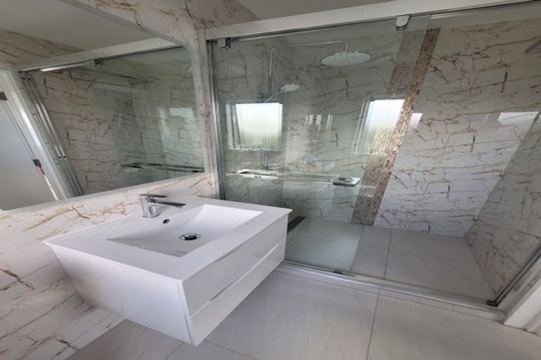 Photo of property in 23 Riverglade Parkway, Te Atatu South, Auckland, 0610