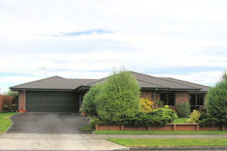 Photo of property in 56 Waiwherowhero Drive, St Andrews, Hamilton, 3200