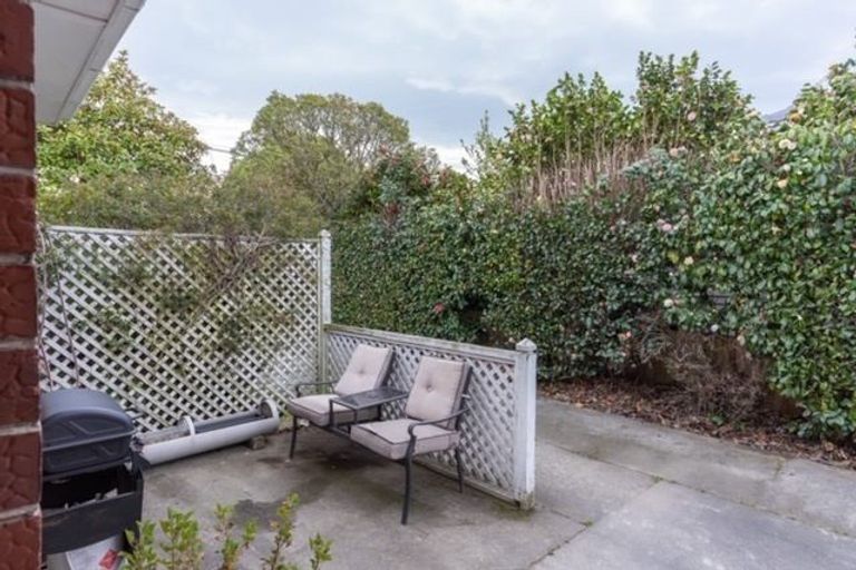 Photo of property in 32 Charlcott Street, Burnside, Christchurch, 8053