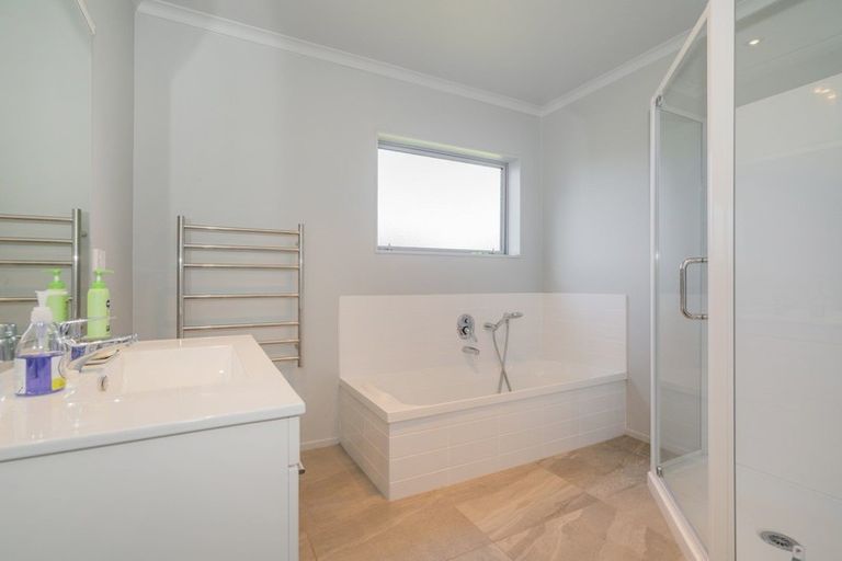 Photo of property in 42 Alf Simpson Drive, Whitianga, 3510