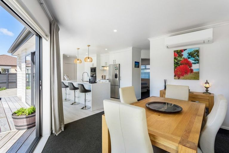 Photo of property in 20 Lillian Place, Orewa, 0931