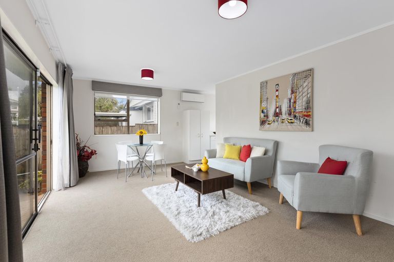 Photo of property in 1/20 Akehurst Avenue, New Lynn, Auckland, 0600