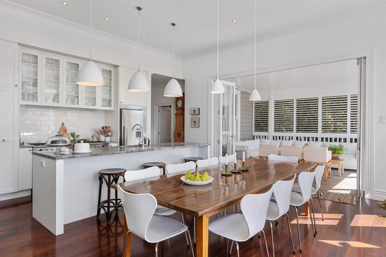 Photo of property in 77 Hinemoa Street, Birkenhead, Auckland, 0626