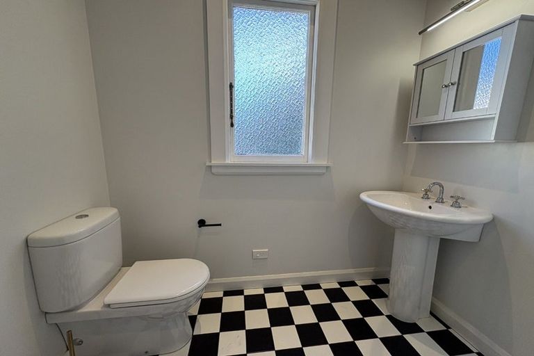 Photo of property in 61 Wellesley Road, Napier South, Napier, 4110