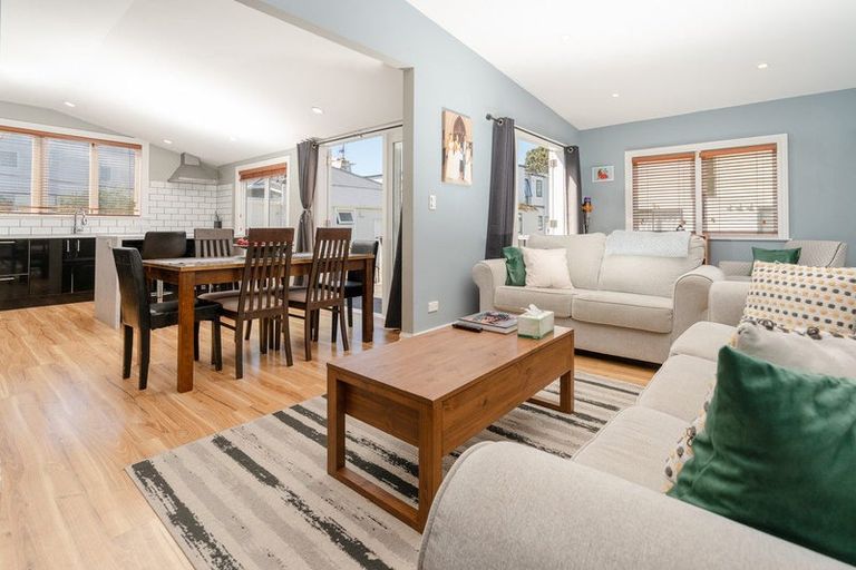 Photo of property in 489 Adelaide Road, Berhampore, Wellington, 6023