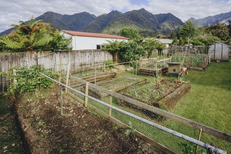 Photo of property in 17 Pekanga Drive, Fox Glacier, 7886