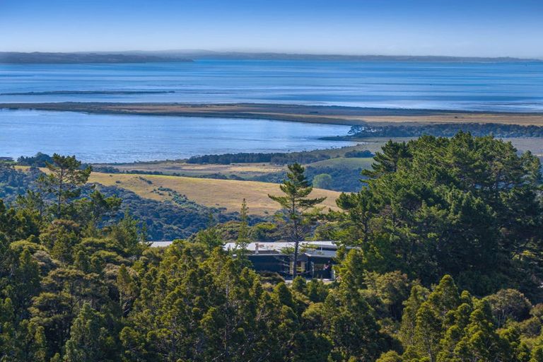 Photo of property in 102 West Road, Kaukapakapa, 0873