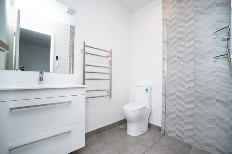 Photo of property in 77 Johnstone Drive, Fitzherbert, Palmerston North, 4410