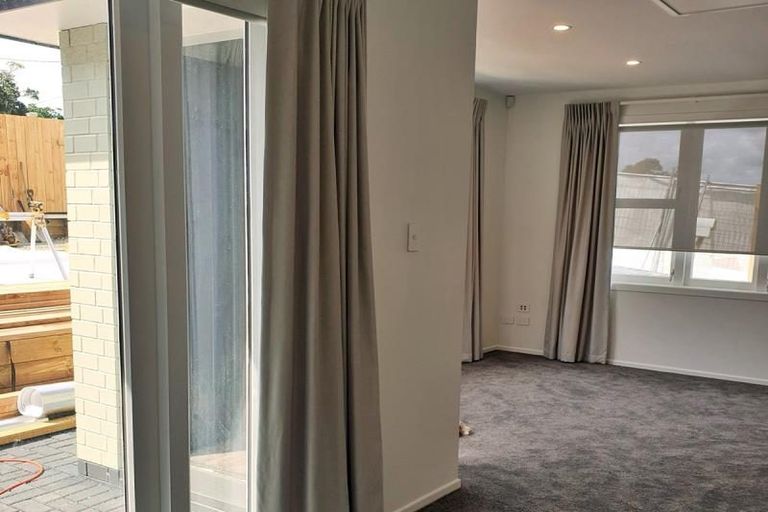 Photo of property in 19 Taupo Street, Green Bay, Auckland, 0604