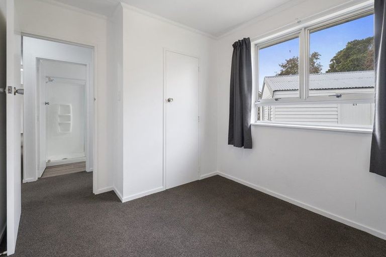 Photo of property in 28 Pinedale Parade, Milson, Palmerston North, 4414