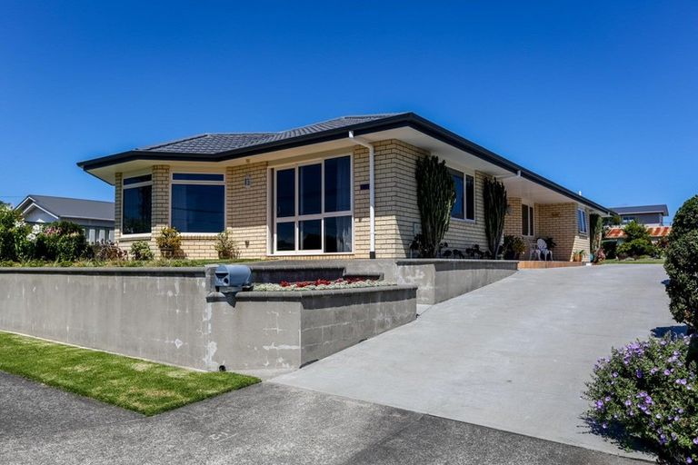 Photo of property in 14 Belt Road, Moturoa, New Plymouth, 4310