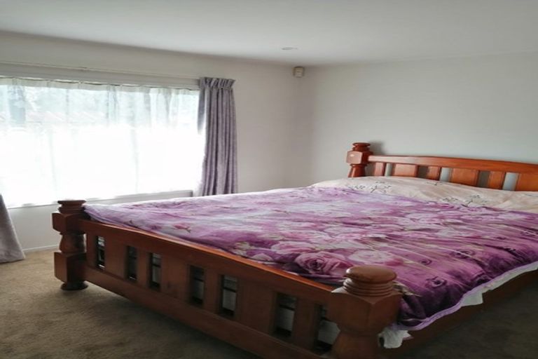 Photo of property in 3 Sunward Rise, Glenfield, Auckland, 0629