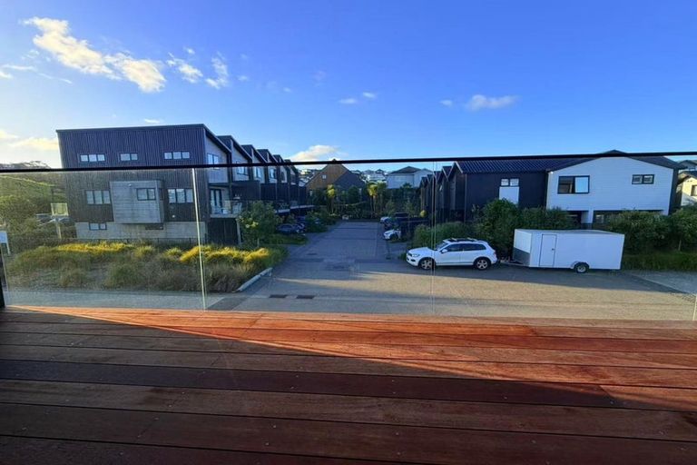 Photo of property in 11 Nerita Place, Long Bay, 0630