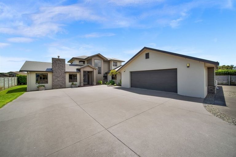 Photo of property in 9 Sampson Avenue, Waiwhakaiho, New Plymouth, 4312