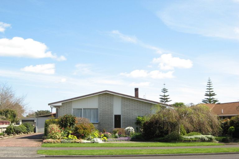 Photo of property in 119 Heta Road, Highlands Park, New Plymouth, 4312