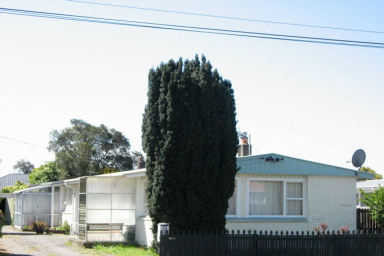 Photo of property in 2/21 Prestons Road, Redwood, Christchurch, 8051