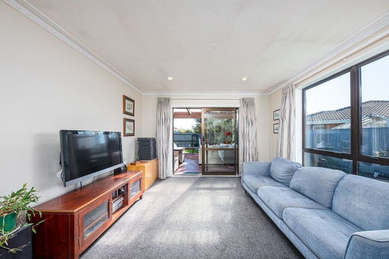 Photo of property in 156 Sawyers Arms Road, Northcote, Christchurch, 8052