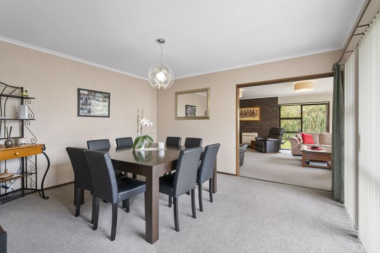 Photo of property in 27 Humphries Place, Awapuni, Palmerston North, 4412