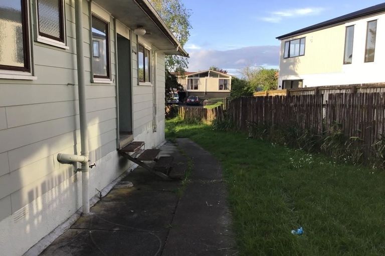 Photo of property in 53 Larissa Avenue, Henderson, Auckland, 0610