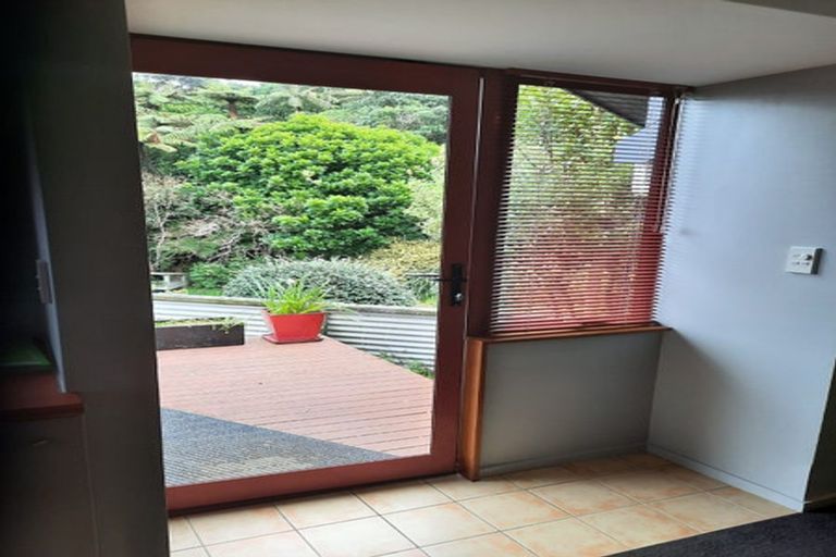 Photo of property in 21 Thatcher Crescent, Crofton Downs, Wellington, 6035