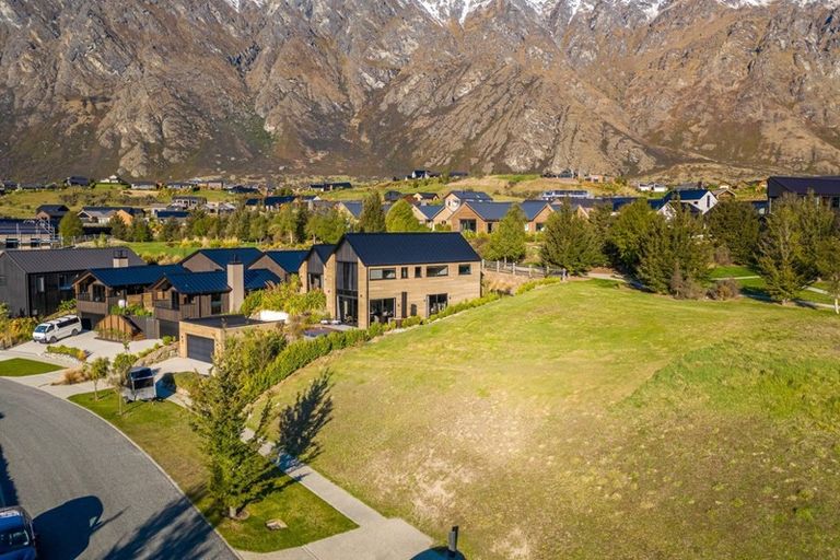 Photo of property in 23 Rannoch Drive, Jacks Point, Queenstown, 9371