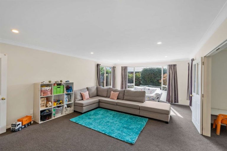 Photo of property in 2 Bracken Common, Rolleston, 7614