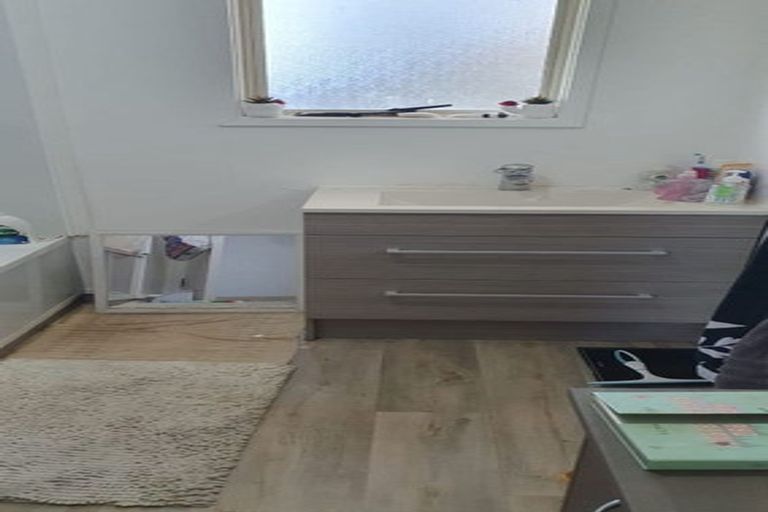 Photo of property in 2/12 Glenlea Place, Flat Bush, Auckland, 2019