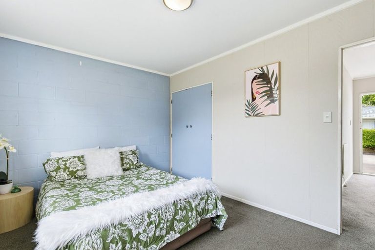 Photo of property in 183d Newlands Road, Newlands, Wellington, 6037