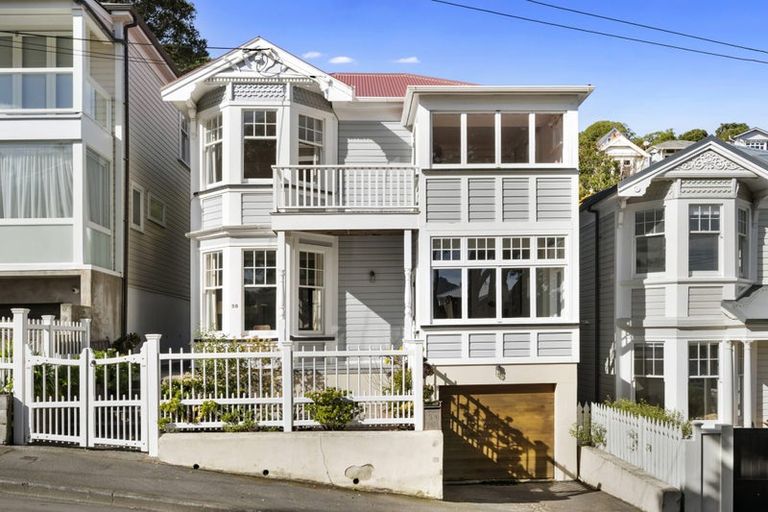 Photo of property in 58 Hawker Street, Mount Victoria, Wellington, 6011
